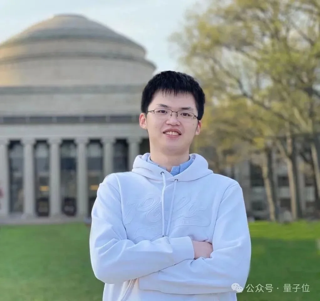 何恺明首个语言模型：105M参数，不走GPT自回归老路